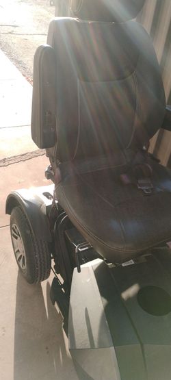 Mobility scooter