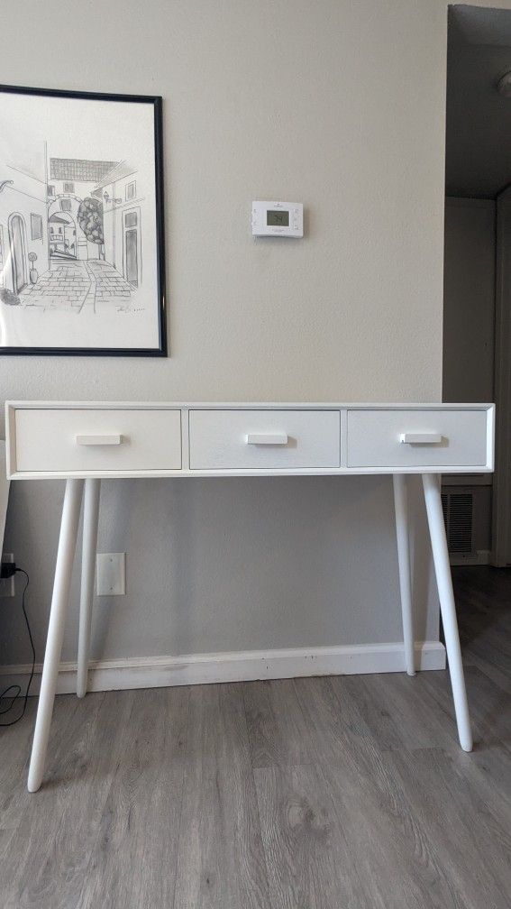 White Desk/Console