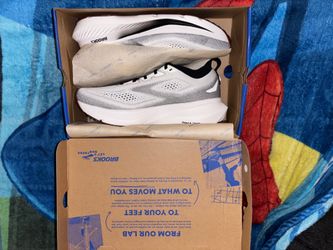 Brooks Glycerin 23 – Men’s Size 10.5 – NEW – White/Black/Biscuit – $100