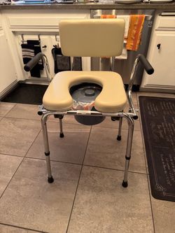 Cushioned Heavy Duty Commode Chair with liners