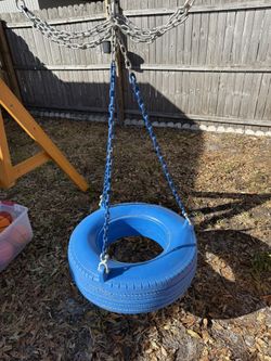 Tire Swing With Coated Chain And Bracket To Attach