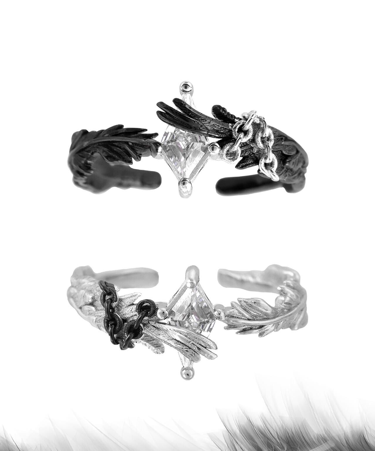 The scene of the white dove and the crow falling in love. 925 pure silver ring, feather wings, high-end and cool couple's wedding band.