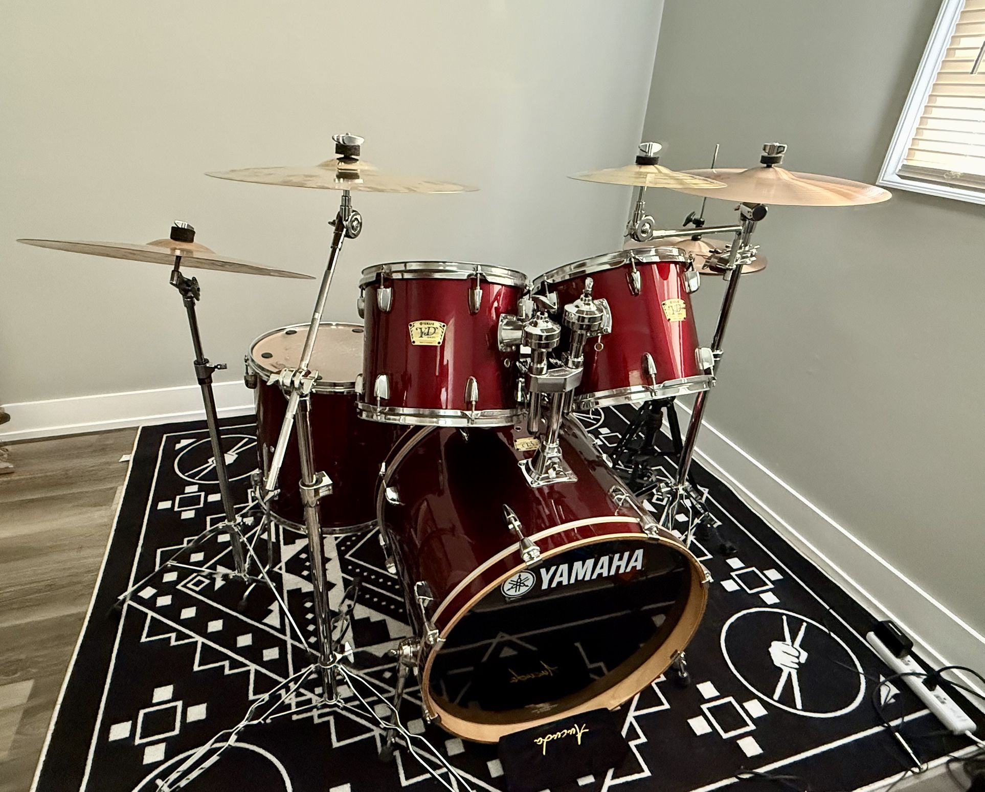 Yamaha Yd Seties With Extras. Great Beginner Set!