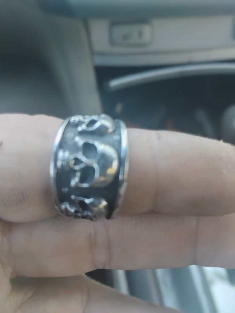 Skull Ring Size 10