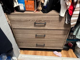 3 dawned dresser