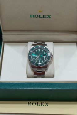 Submariner hulk style watch
