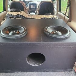 2 12 Inch Dc Audio Subs In Ported Box 