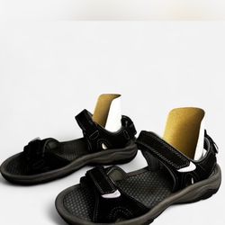 Black Khombu sandals with Velcro straps #leather #sandals