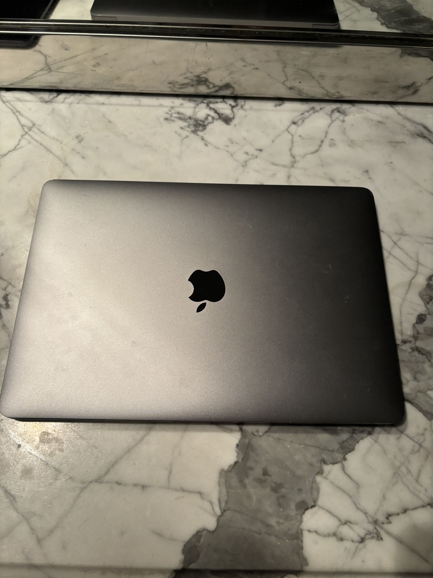 2020 MacBook Pro 13 M1 16GB 512GB Storage