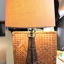 ADESSO Eiffel Tower Table Lamp comes with bulb new condition