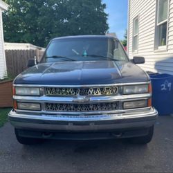 1999 Chevrolet Suburban 1500 • LS Sport Utility 4D