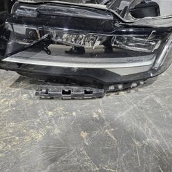 2023 Cadillac Escalade Headlights 