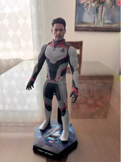 Hot Toys Tony Stark (Team Suit)
