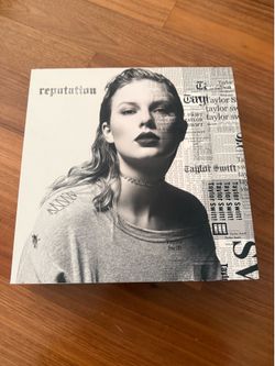 Taylor Swift Reputation Stadium Tour VIP Box Set / Collectible Merch