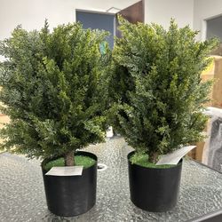 21'' Artificial Topiary Ball Tree UV Resistant Artificial Shrubs Potted Artificial Cedar Tree for Outdoor Indoor Front Porch Garden (set of 2)