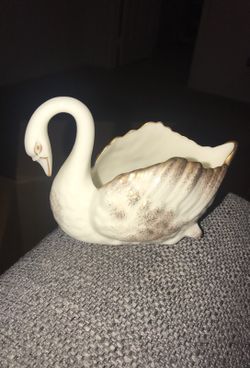 Swan from between 1906-1930.