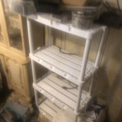 4 Shelving unit