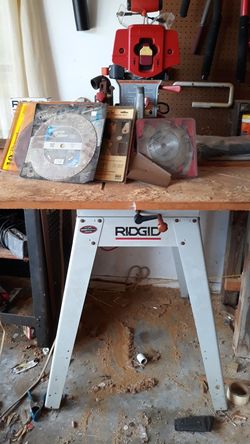 Radial arm saw and accessories contact Julia 985 0446