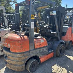 Toyota 6000lbs Forklift Runs Great 
