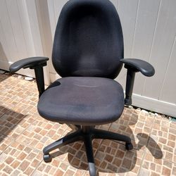 Deluxe OFFICE chair 