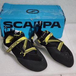 SCARPA Men's Veloce Rock Climbing Shoes for Gym Climbing - Black/Yellow - 8.5