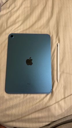 Ipad 10th Gen 256 GB Blue (2022) + Apple pencil (USB-C) Barely used