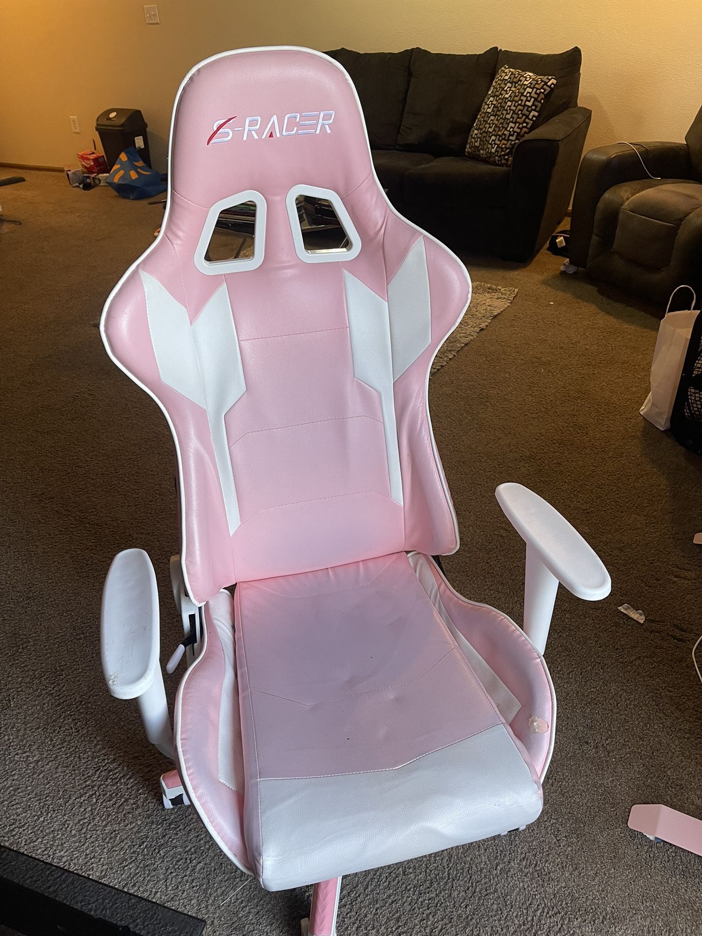 St Racer Chair S RACER Gaming Chair Pink for Sale in Seattle, WA - OfferUp