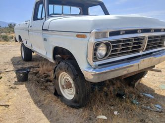 1974 f250 4x4  white  no engine no transmission