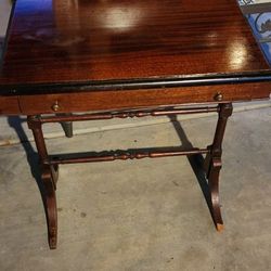 💯♥️💯♥️💯 2 Antique End  Tables 💯♥️💯♥️💯