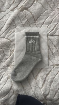 ALO Unisex Throwback heather gray socks, size M