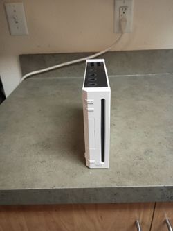 Nintendo Wii, Console Only, For Parts or Repair "Doesn't read discs" No Cords or Controllers"