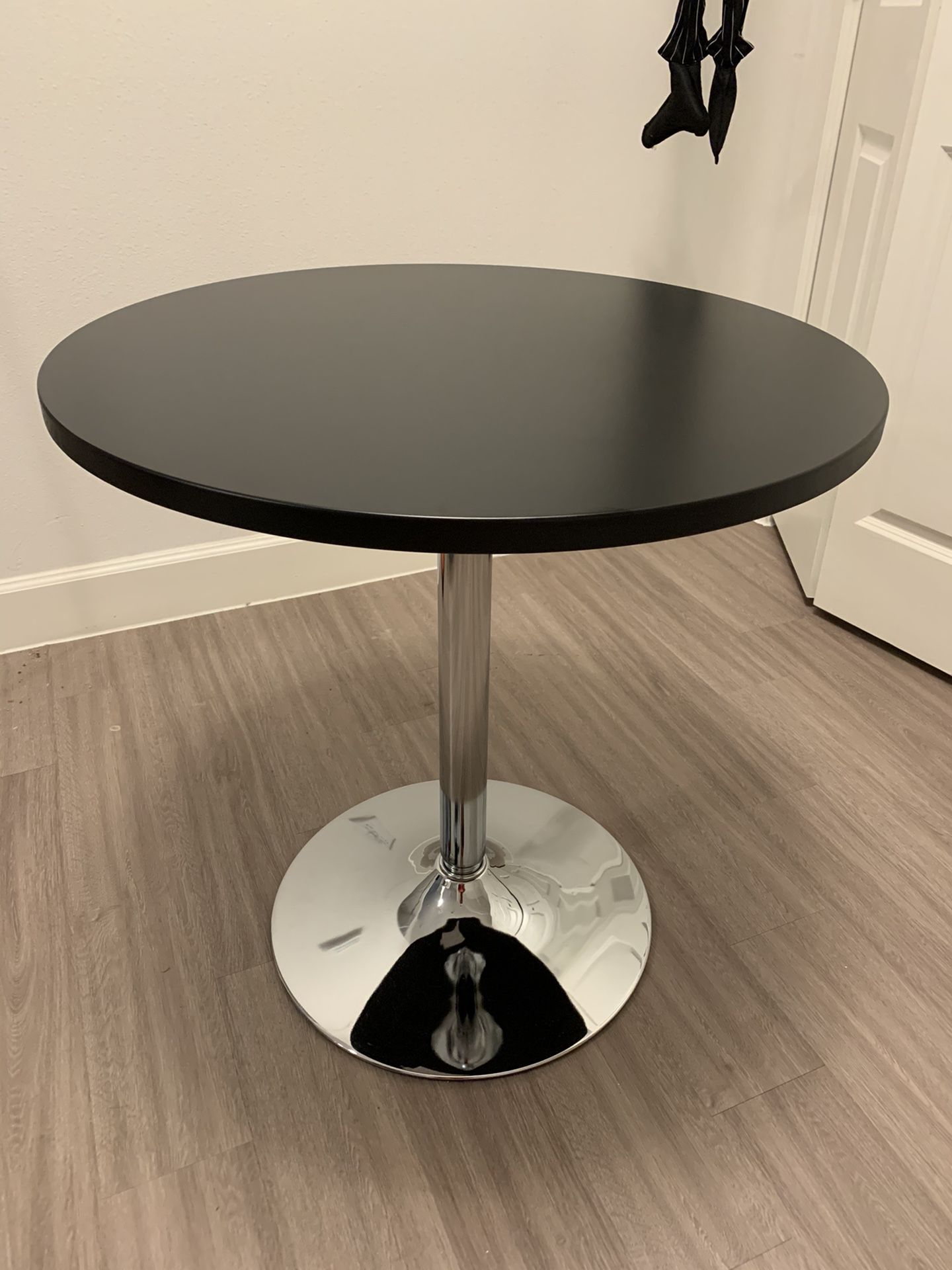 Brand new table
