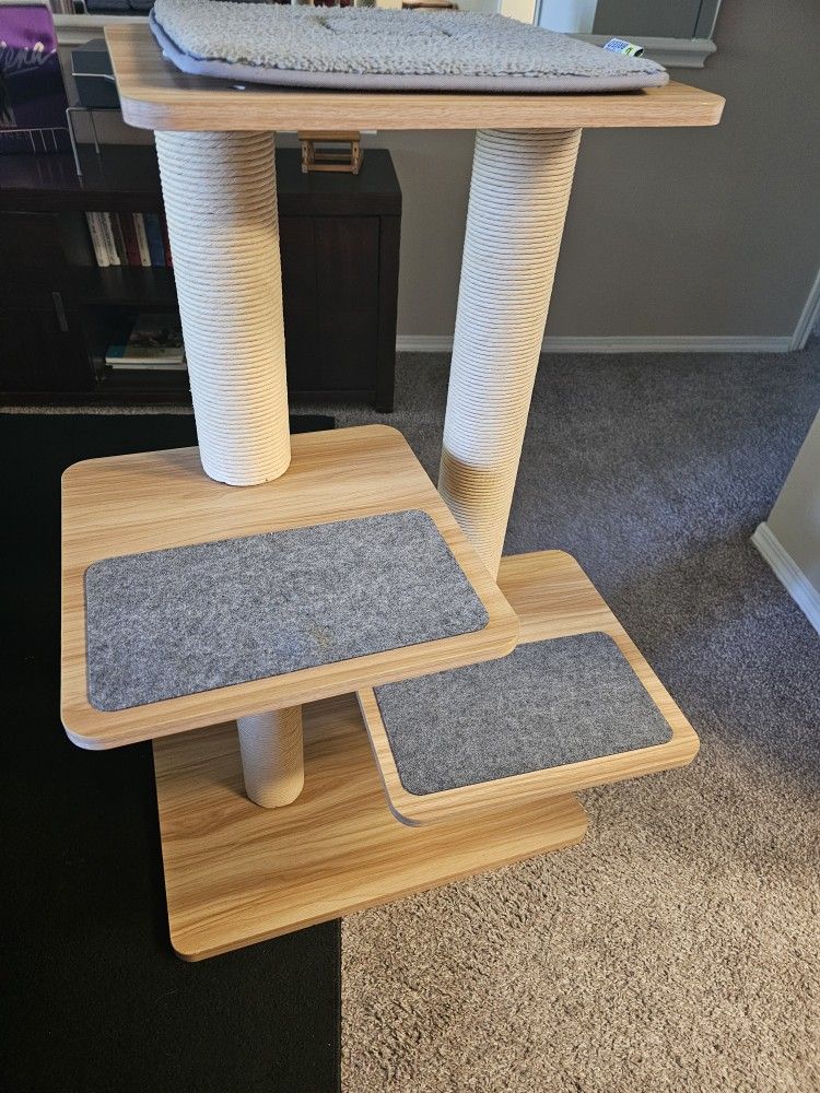Modern Beautiful Cat Tree