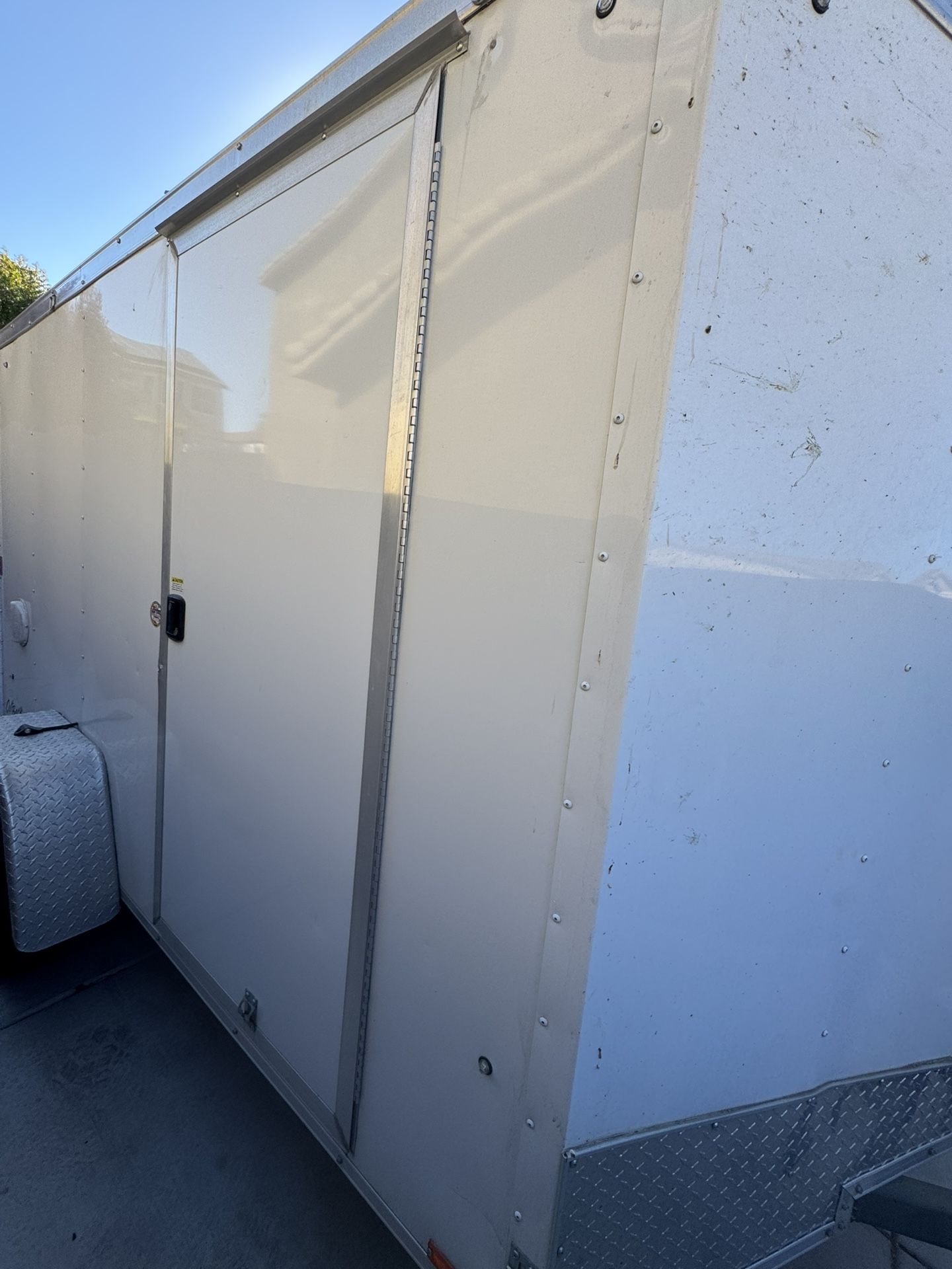 2018 Pace Cargo enclosed Trailer ( With Brakes ) 6 X 10 for Sale in