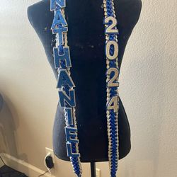 Super Deluxe Graduation Leis/open Bottom/($30)