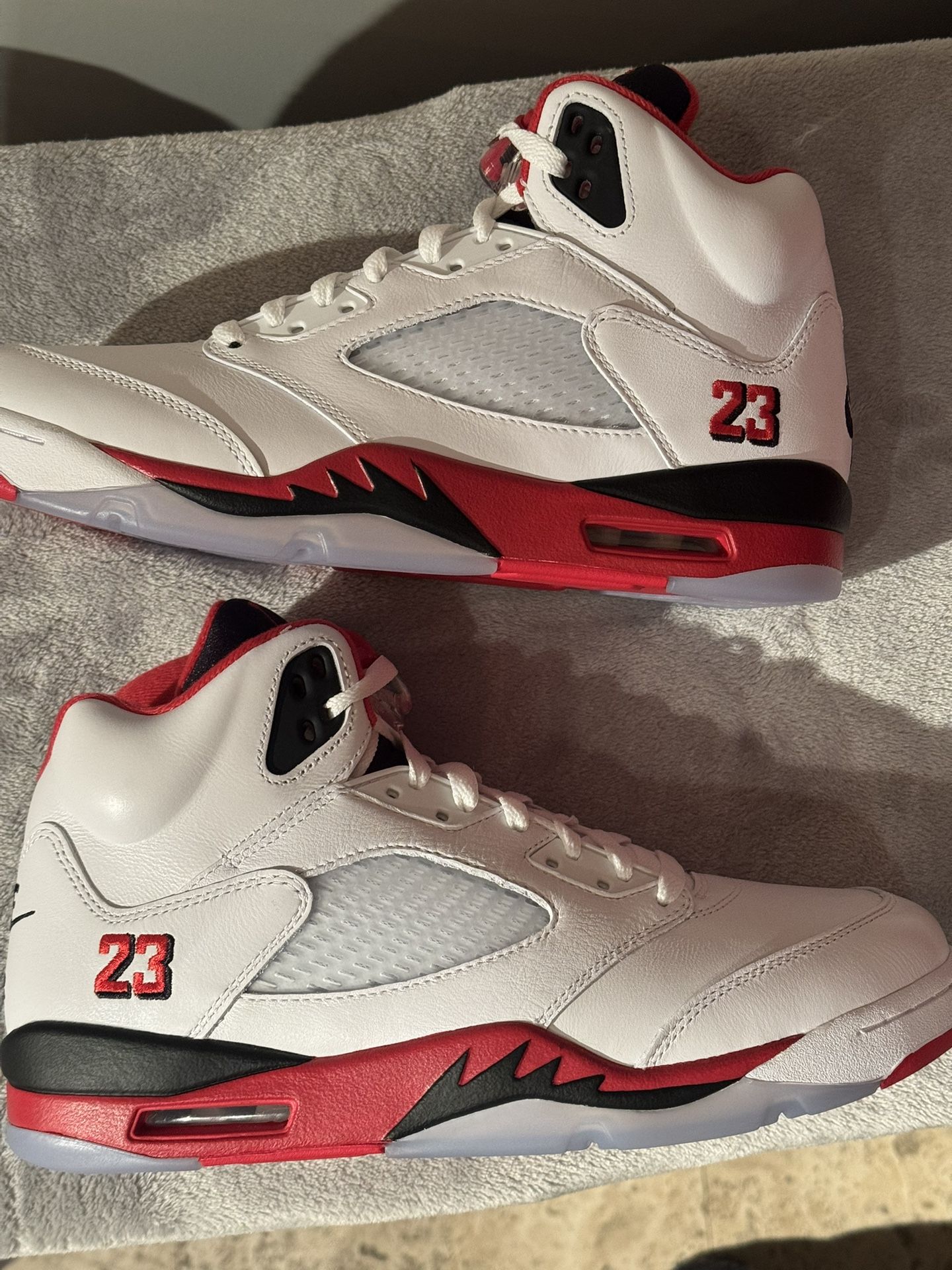 Air Jordan 5 “Fire Red” – Men’s Size 11 – New w/ Box