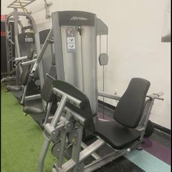 Life Fitness Leg Machines 