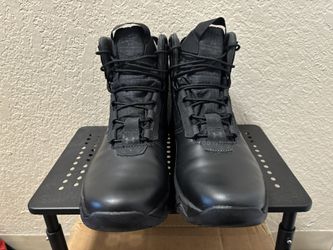 Under armour UA Stellar G2 6” size 9.5