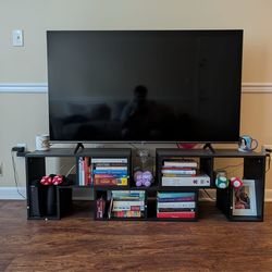 58” Roku Smart TV + Stand