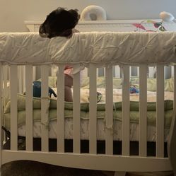 Baby Crib in White — Convert to Toddler, Day & Full-Size Bed 