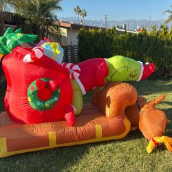 grinch outside yard decore