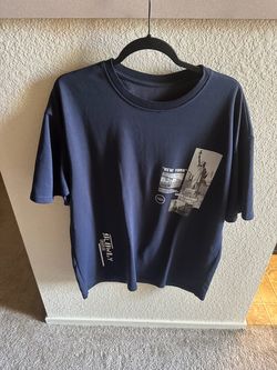 Men's Navy Blue and Black Graphic Graphic T-Shirt