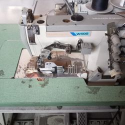 Pegasus W500 Industrial Overlock Serger – Heavy Duty