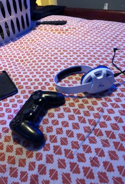 Ps4 whit headset and games