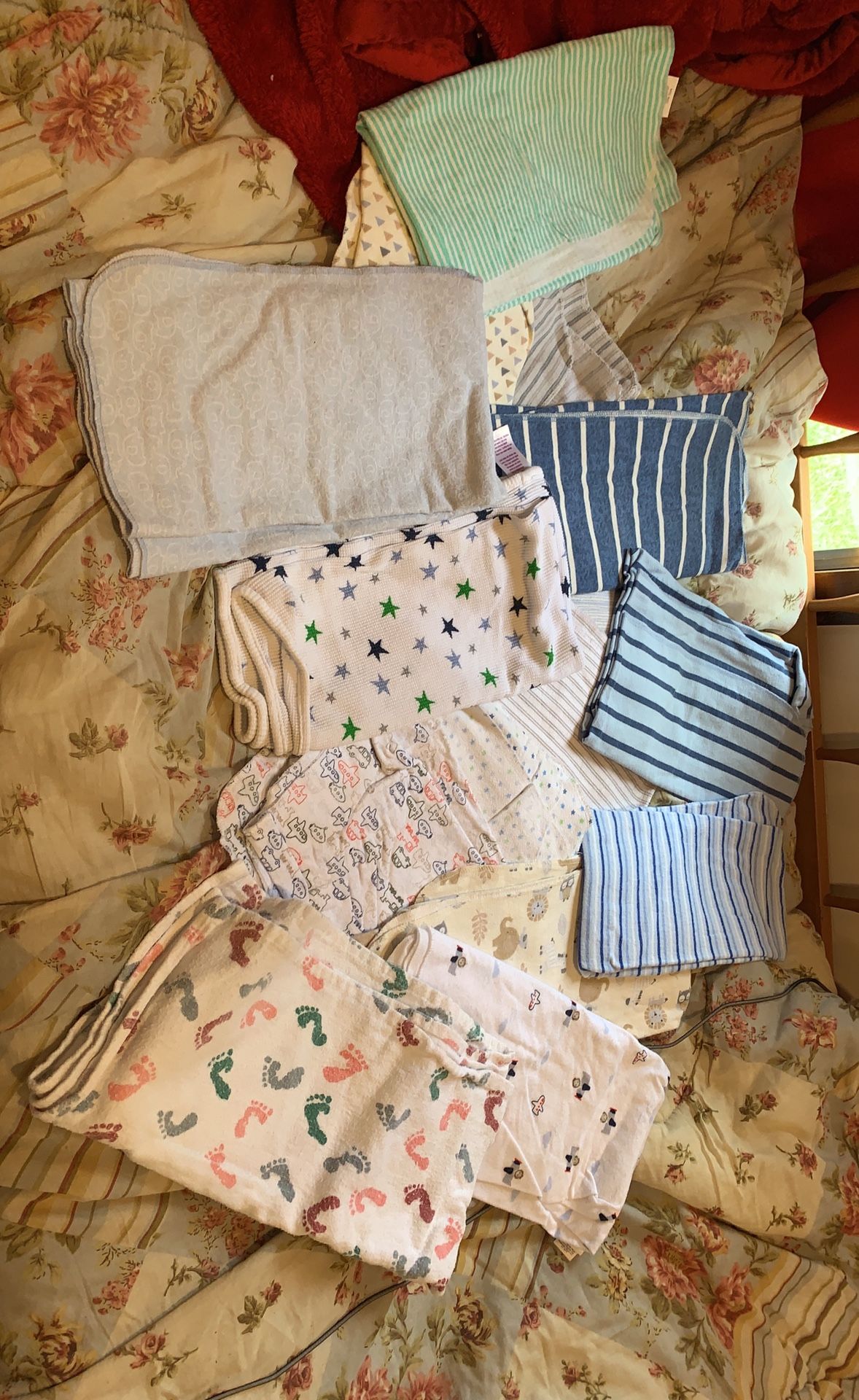 15 Receiving blankets￼