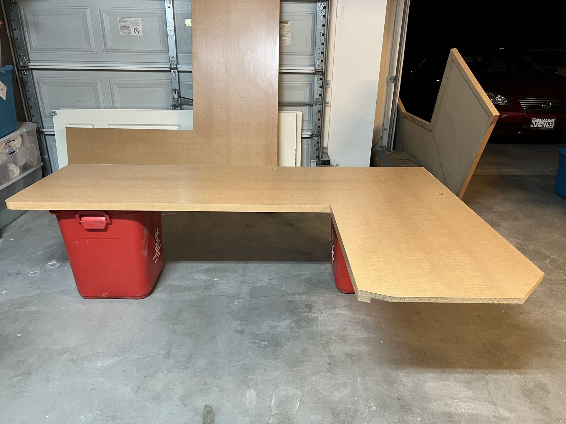 Formica desktop