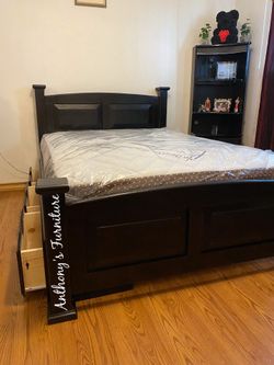 Full bed and mattress with drawers
