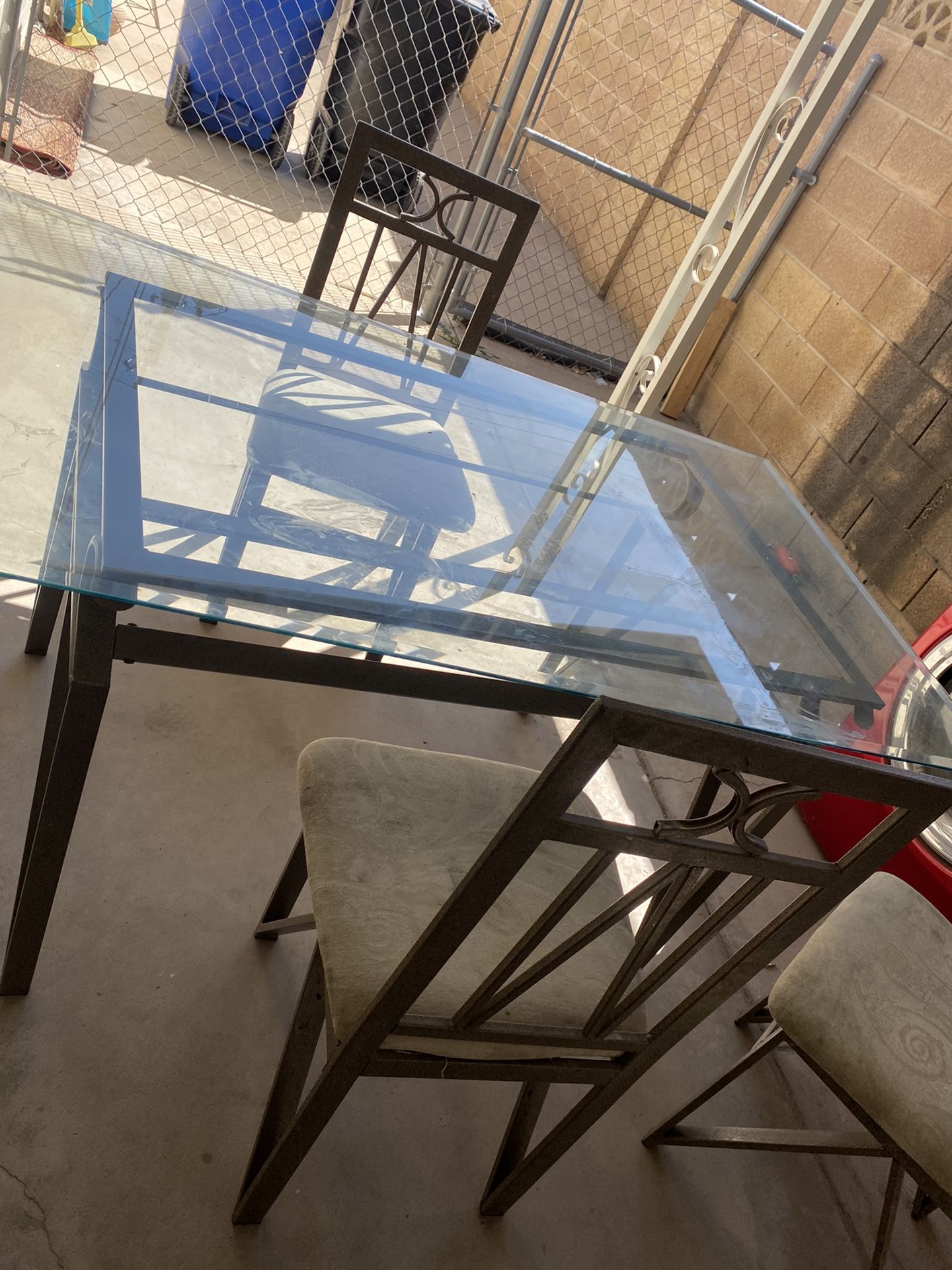 Kitchen Glass Table With 4  Chairs 