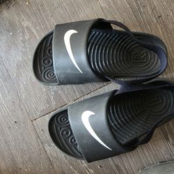 Nike kids sandals