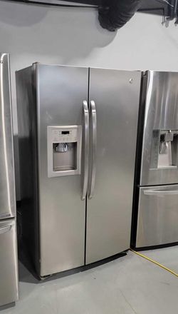 GE Side-by-Side Stainless Steel Refrigerator Fridge
